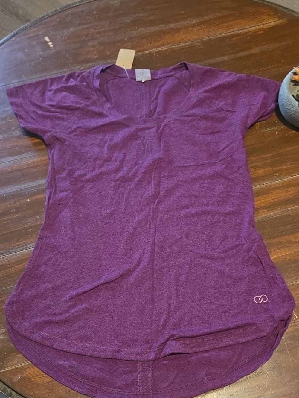 CALLA by Carrie Underwood Plum V-Neck Short Sleeve Tee #1014